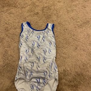 worn few times, washed in cold water only, never put in dryer, air dried only.